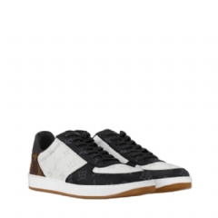 Louis Vuitton Men Rivoli Sneaker 1A8WG8
