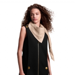 Louis Vuitton Women Evermore Shawl Cream M77646