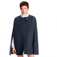 Louis Vuitton Women Chain Fastening Cape 1AJET1