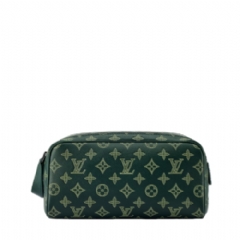 Louis Vuitton Men Dopp Kit M27180