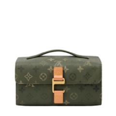 Louis Vuitton Men Hanging Toiletry Bag M26965