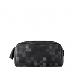 Louis Vuitton Men Dopp Kit M15109