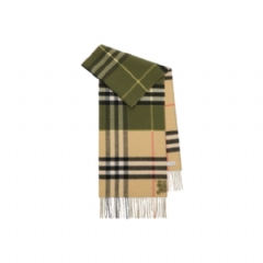 Burberry Women Contrast Check Cashmere Scarf Pea green/sand 81153161